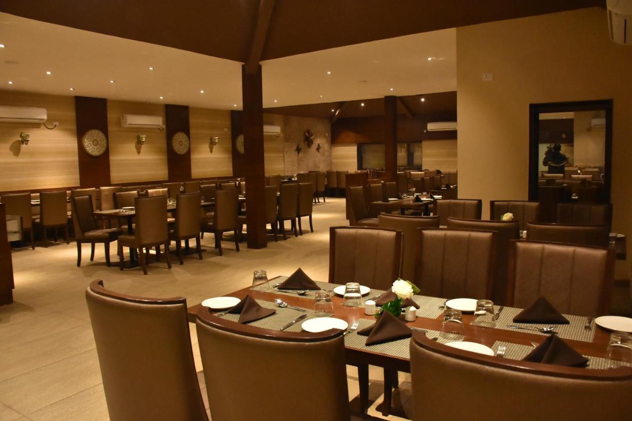 Laxmi Film City Resort 바도다라 외부 사진